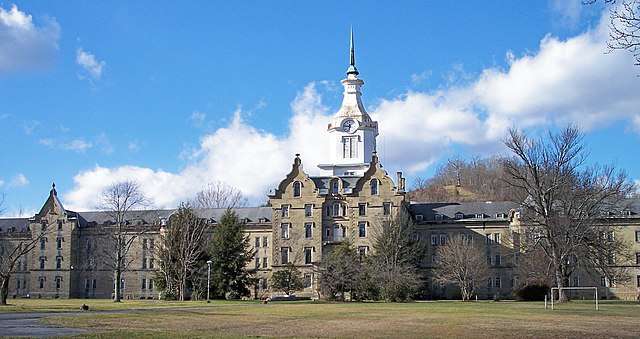 Phot of the front of the Trans-Allegheny Lunatic Asylum